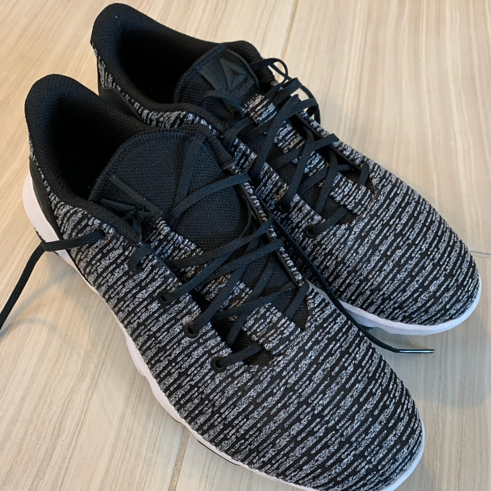 Reebok Women’s tennis shoe